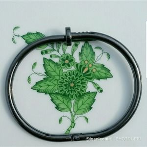 Bracelet BLACK Toned Gunmetal BENT NAIL Hinged Goth Hardware NWT